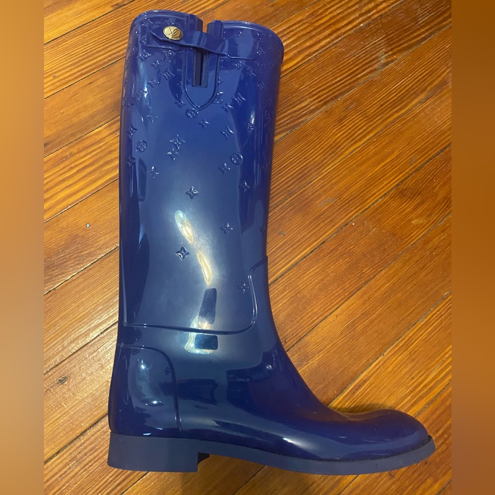 Authentic Louis Vuitton rain drop boots size 39 blue